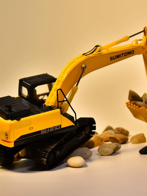 1:50 Escala de aleación moldeada modelo SH210-6 Excavadora juguete miniatura coleccionable para exhibición
