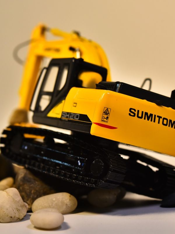 1:50 Escala de aleación moldeada modelo SH210-6 Excavadora juguete miniatura coleccionable para exhibición