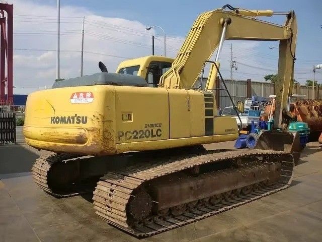 Excavadora Komatsu PC200-6 usada con motor Cummins renovado para minería de construcción