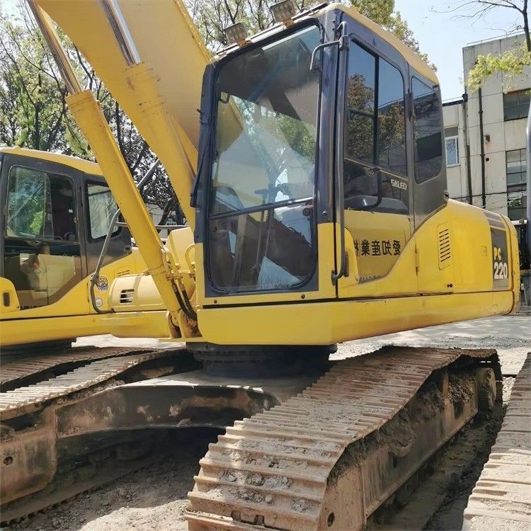 Excavadora Komatsu PC200-6 usada con motor Cummins renovado para minería de construcción