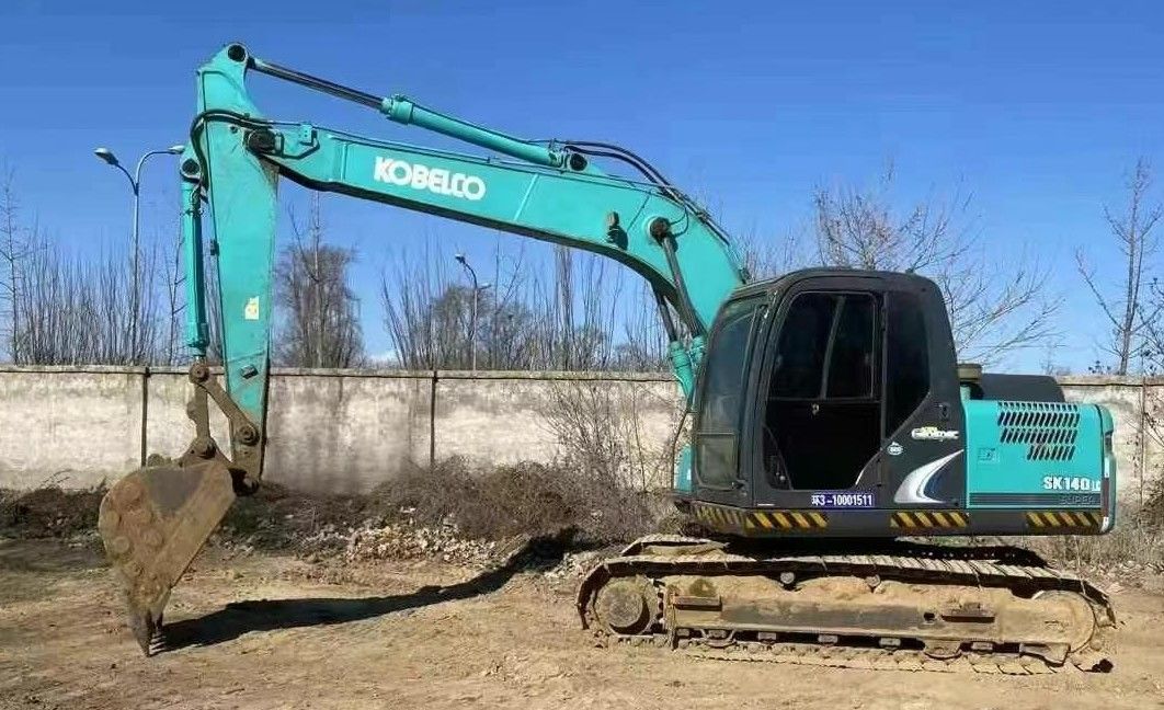Excavadora hidráulica Kobelco SK140-8 de 2018 con 5000 horas de funcionamiento lista para trabajar