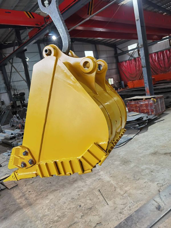 Sustitución de un cubo de excavadora Komatsu PC78 para uso en la construcción