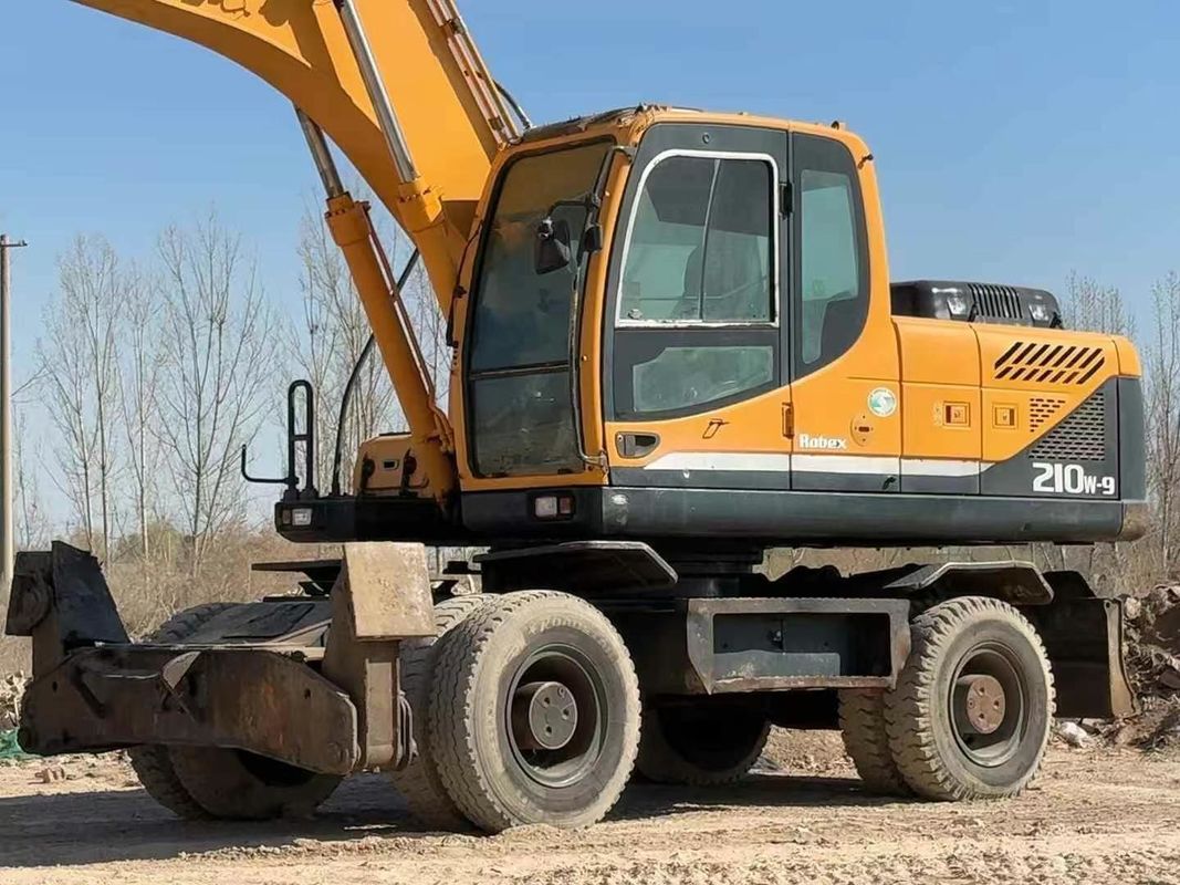 Excavadora de ruedas Hyundai 210-9 usada de 2014 Condición confiable Precio asequible