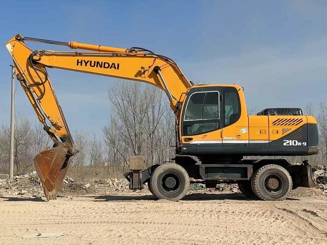 Excavadora de ruedas Hyundai 210-9 usada de 2014 Condición confiable Precio asequible