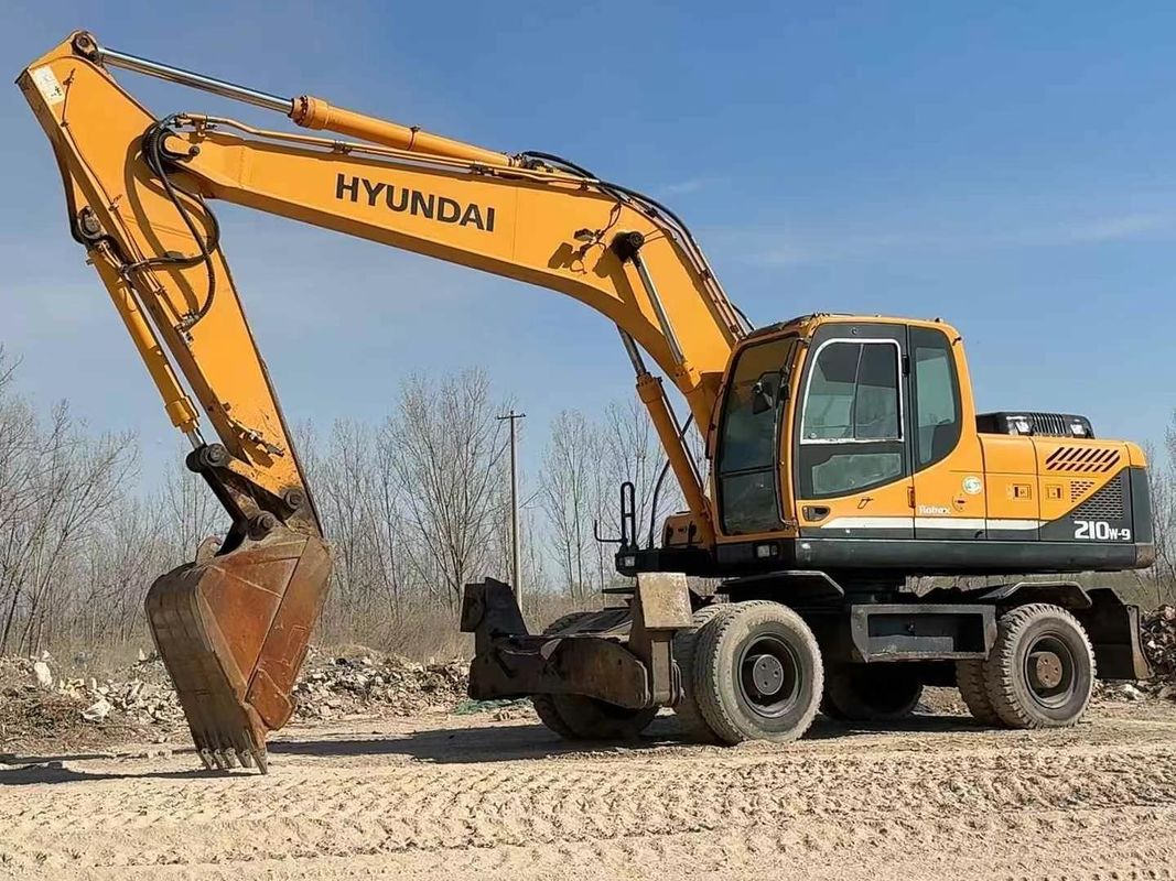 Excavadora de ruedas Hyundai 210-9 usada de 2014 Condición confiable Precio asequible