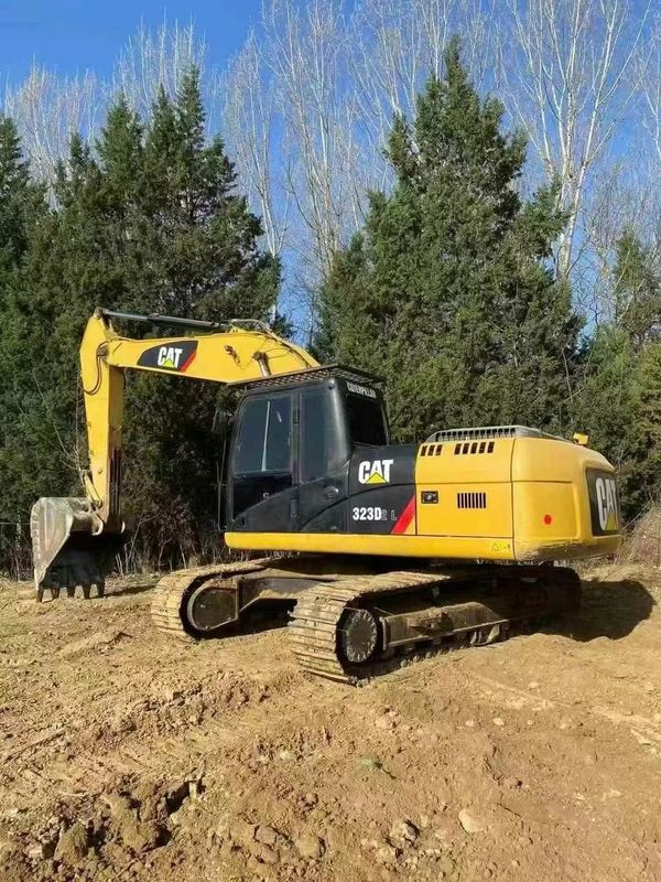 Excavadora  323D de segunda mano En excelente estado, lista para trabajos pesados de construcción