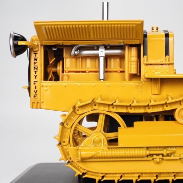 Maestros de fundición 1:16 Escala 25 Tractor Modelo DM Aleación Vehículo agrícola en miniatura 85679