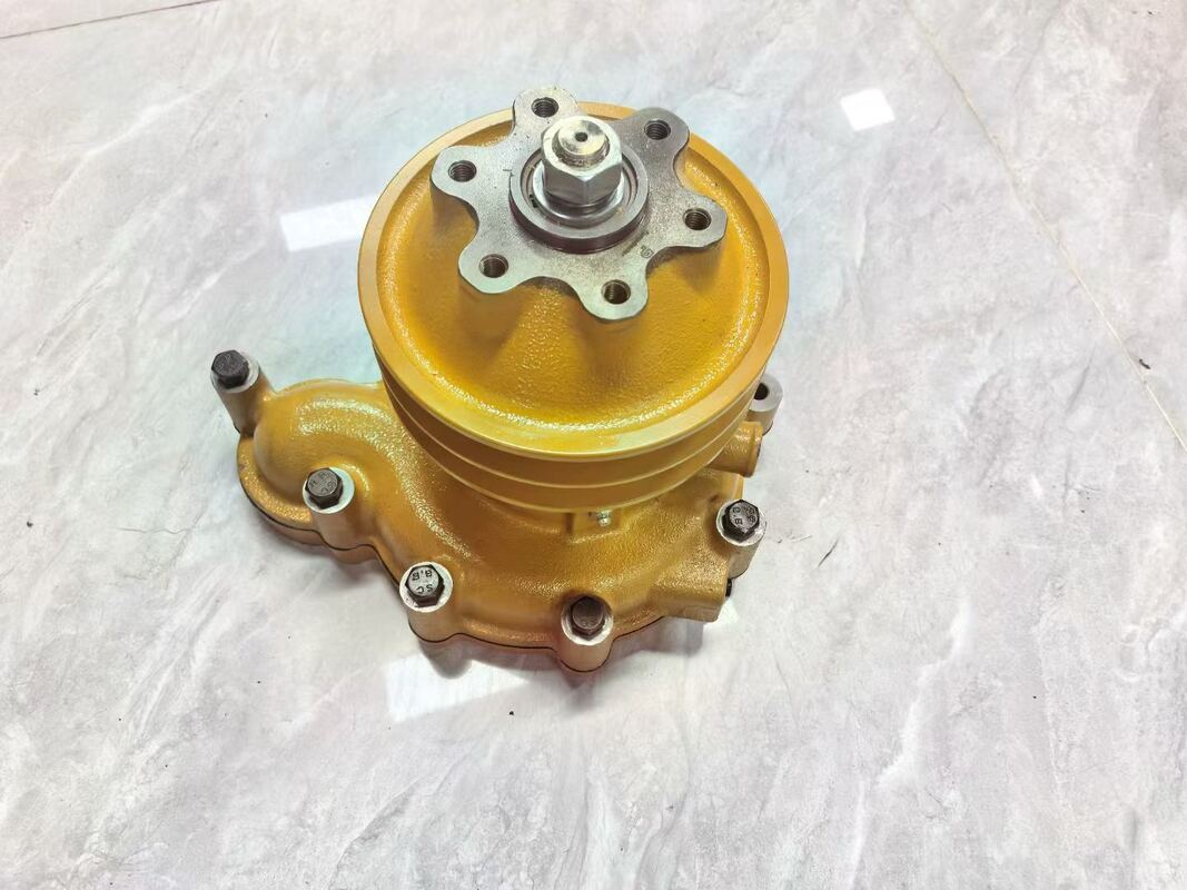 6114-61-1101 Bomba de agua adecuada para Komatsu 4D130 S4D130 GD500 Grader D50P-16 Partes de repuesto del motor