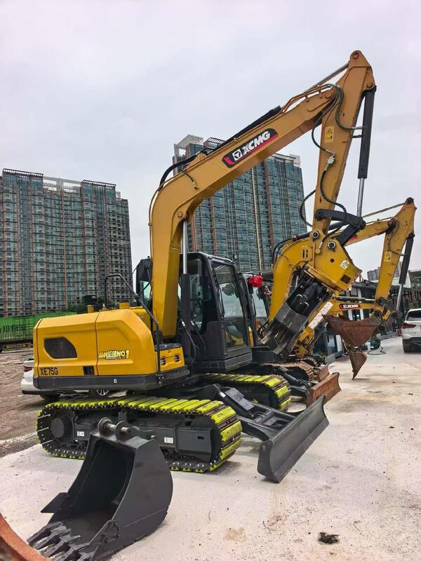 98% Nueva excavadora XCMG XE75G con almohadilla de goma zapatilla de pista con cizalladora hidráulica
